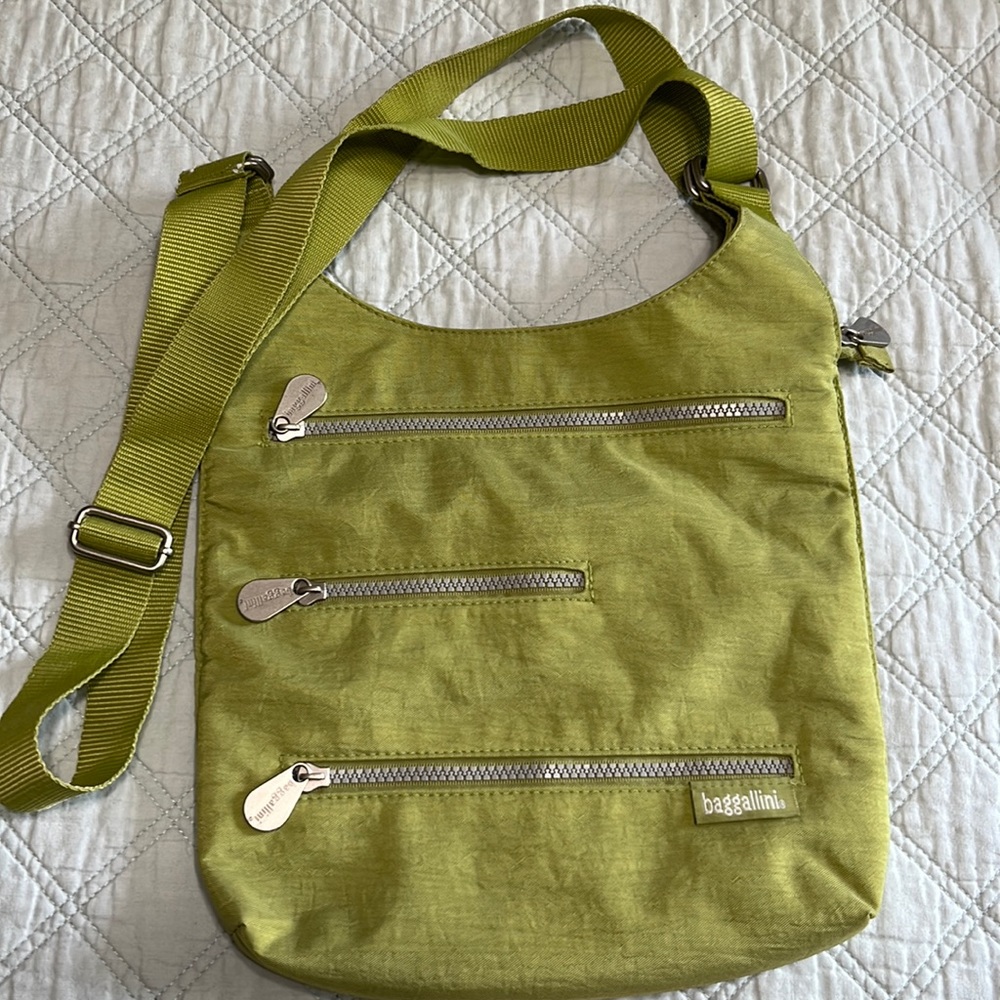Baggallini cross body